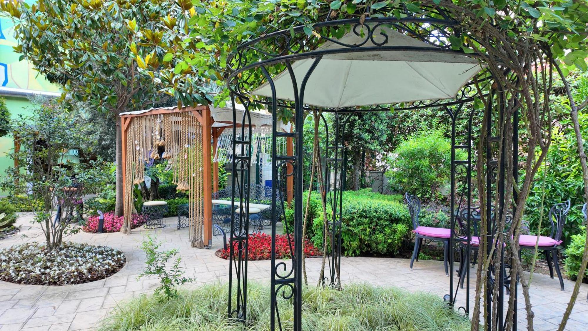 Готель Tuzla Garden & Darica (Marmara)