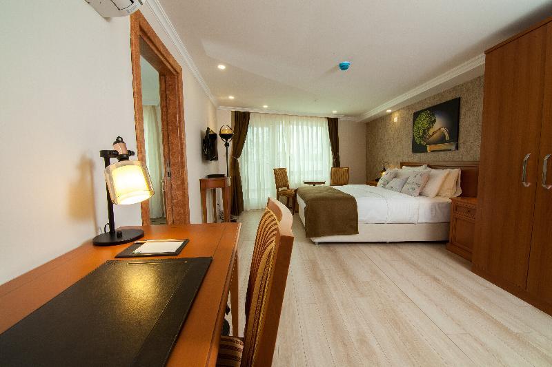Tuzla Garden & Готель 4*